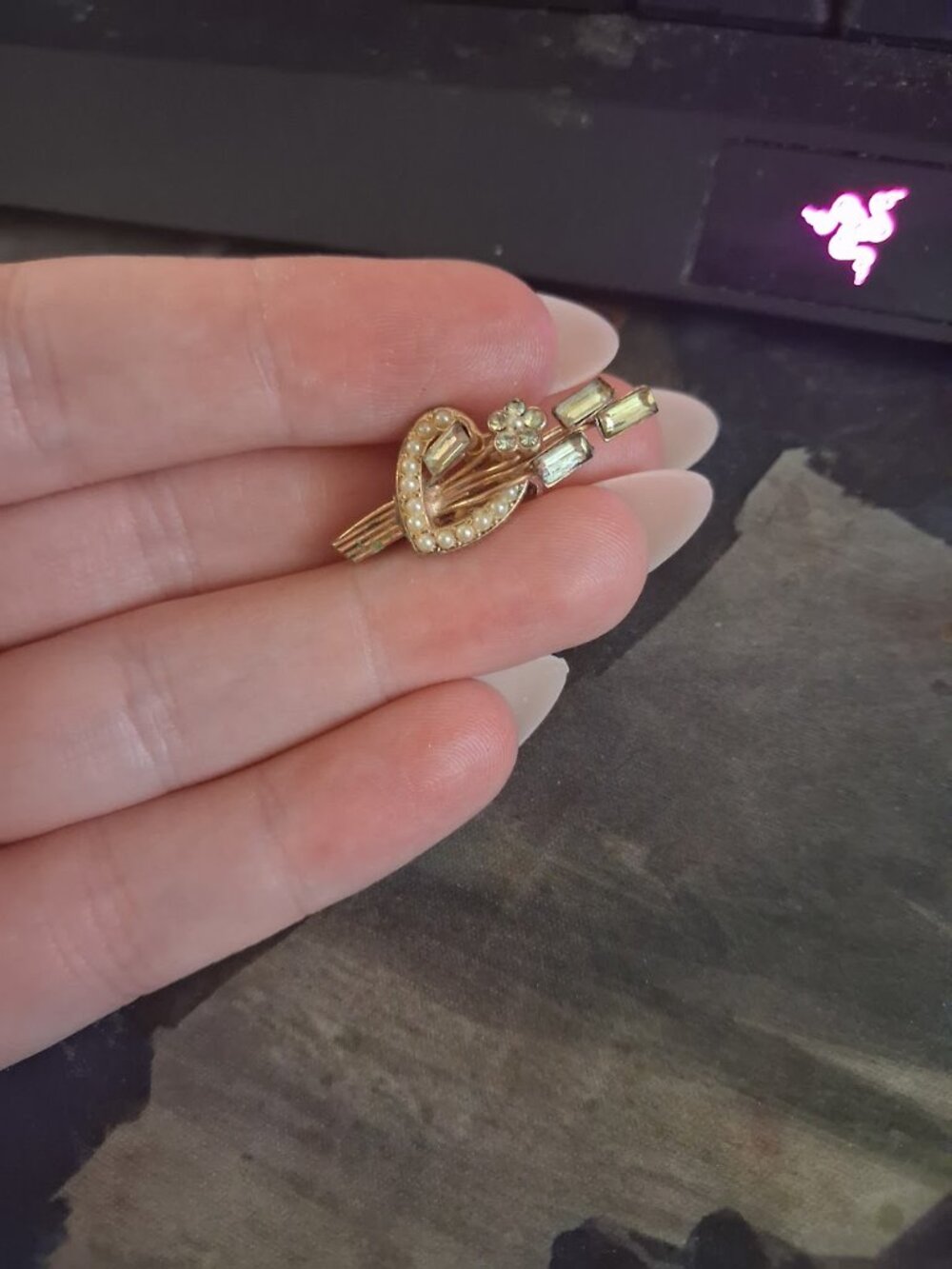 Retro style heart brooch